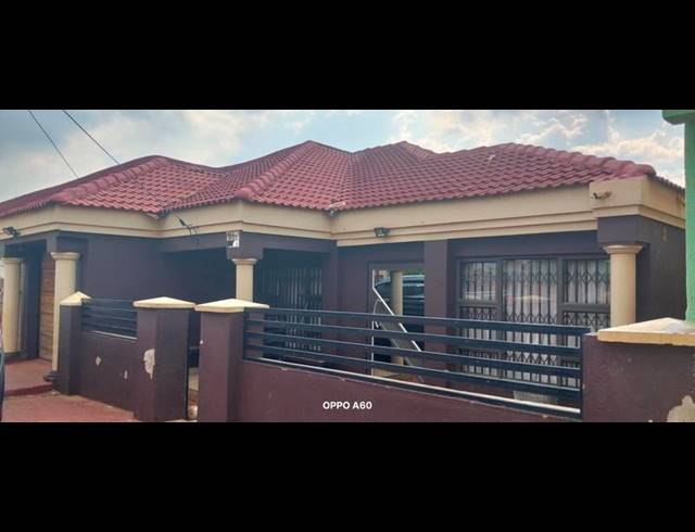 3 BEDROOM HOUSE FOR SALE IN ZONKIZIZWE